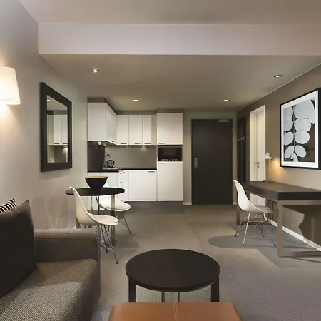 Ξενοδοχείο με διαμερίσματα Adina Mitte 4*