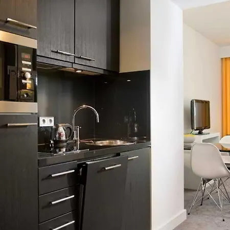 Ξενοδοχείο με διαμερίσματα Adina Mitte