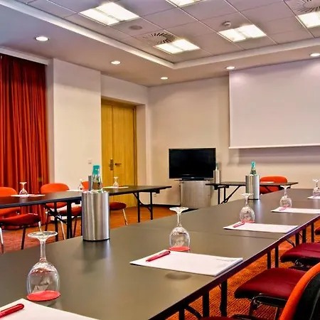 Ξενοδοχείο με διαμερίσματα Adina Mitte