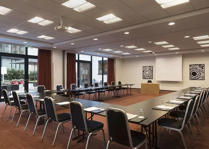 Lägenhetshotell Adina Mitte 4*