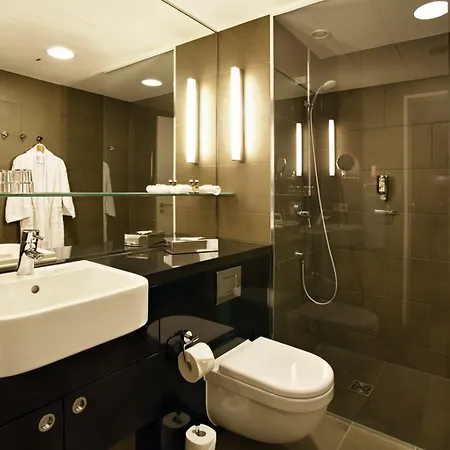 Lejlighedshotel Adina Mitte 4*