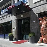 Apart-hotel Adina Mitte