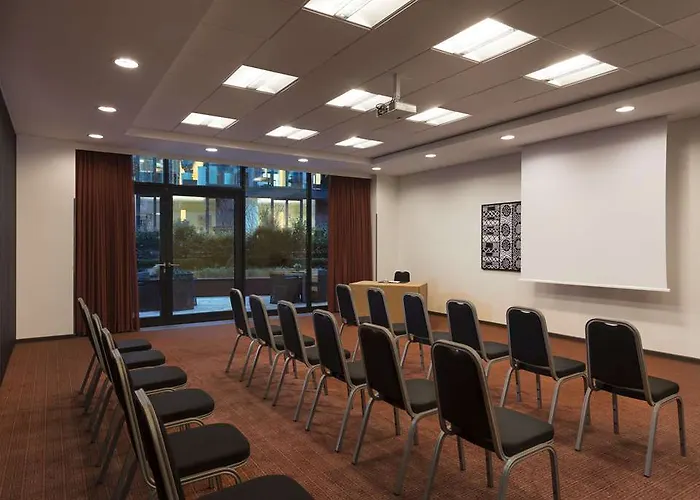 Adina Mitte Lägenhetshotell 4*