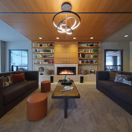 Apartahotel Adina Mitte