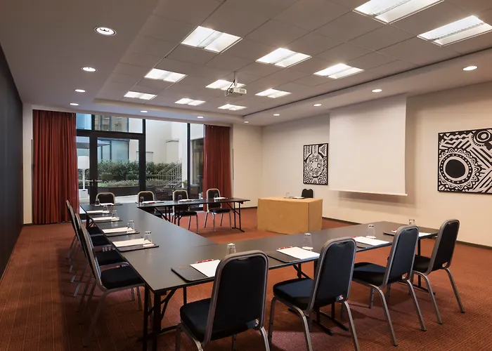 아디나 아파트먼트 미테 4*