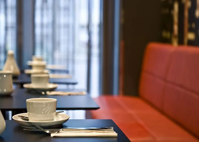 Apartahotel Adina Mitte 4*